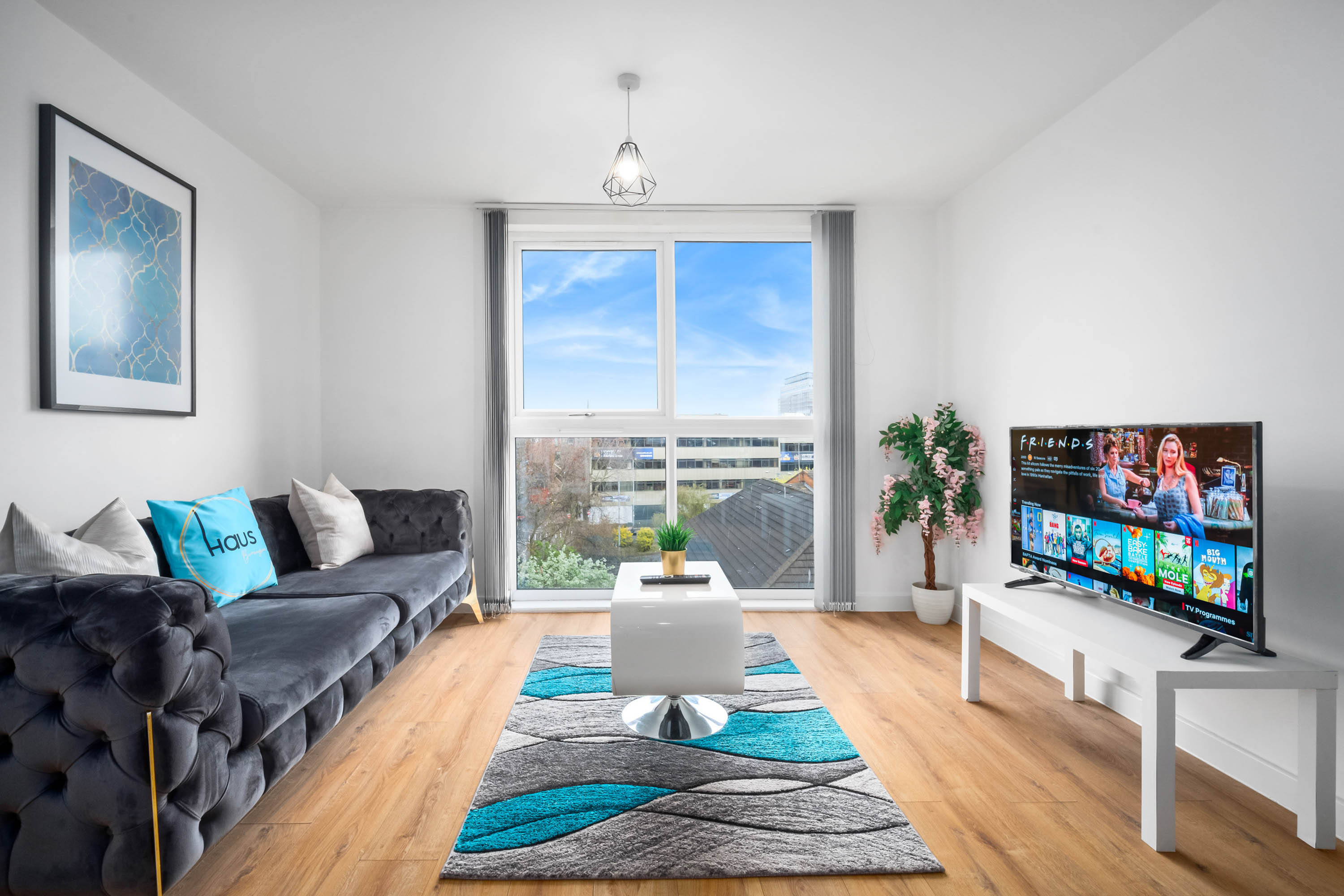 View of City Centre Luxury Apartment - JQ | Comfy Workers